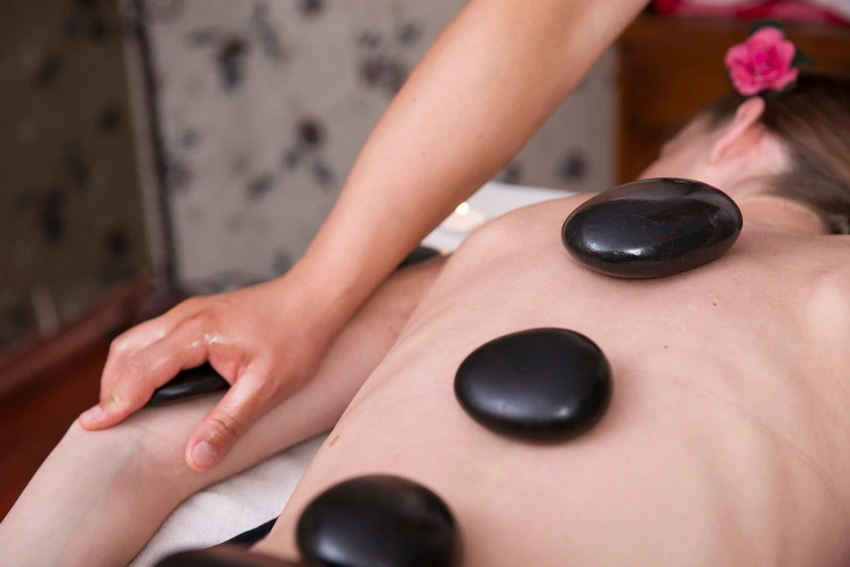 Hot Stone Massage - Your Guide to Deep Relaxation at Dusita Spa Koh Samui